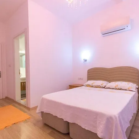 Lux Tas Villa